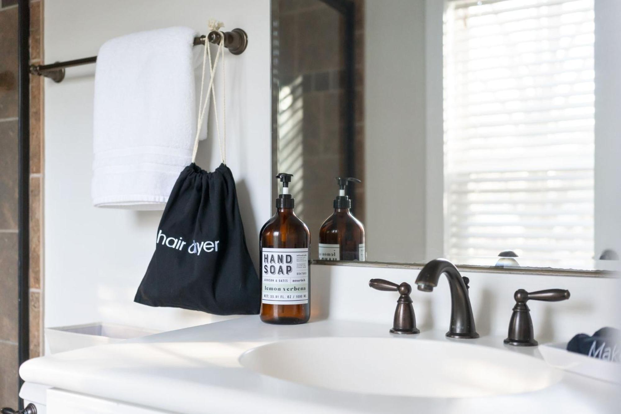 Downtown Wilmington Home ~ Pet Friendly Eksteriør bilde